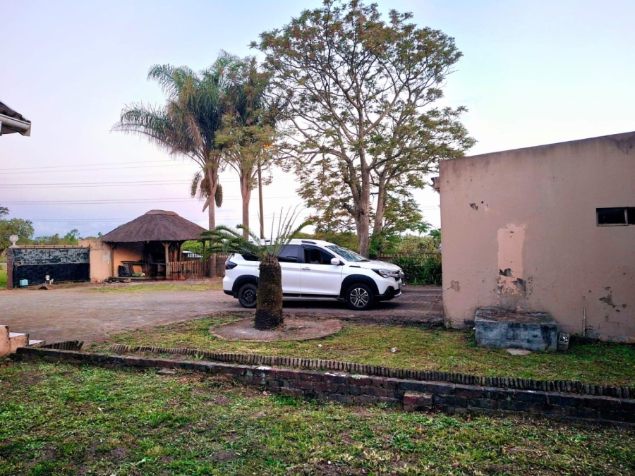 5 Bedroom Property for Sale in Summerpride Eastern Cape